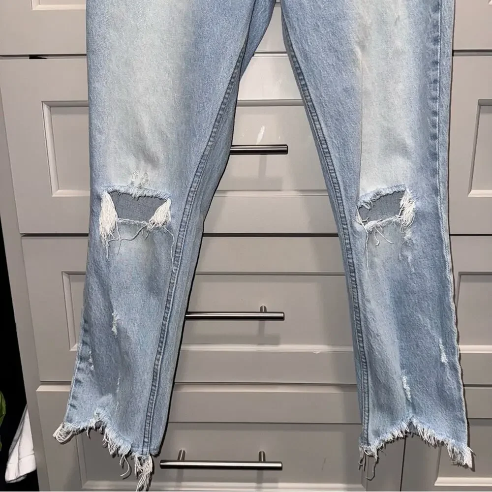 Abercrombie & Fitch High Rise Mom Jean 26 Regular Light Wash - Picture 3 of 7